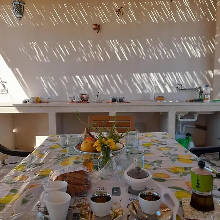 La Valle Dei Carrubi 3* Шикли