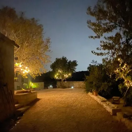 La Valle Dei Carrubi 3*