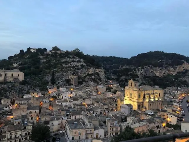 La Valle Dei Carrubi 3*